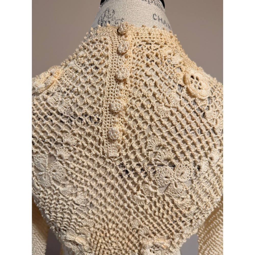 Women's Vintage 70's Crochet Coquette Top With Floral Appliques Size M - Picture 4 of 6